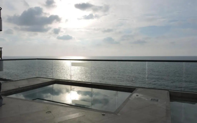 41st Fl Beach Condo in Bocagrande