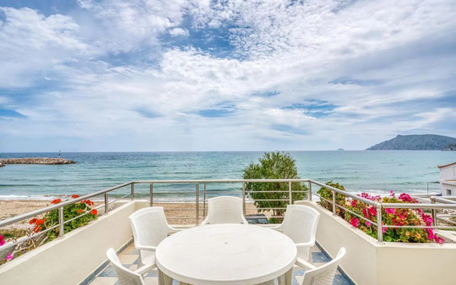 Popy's Beach House B1