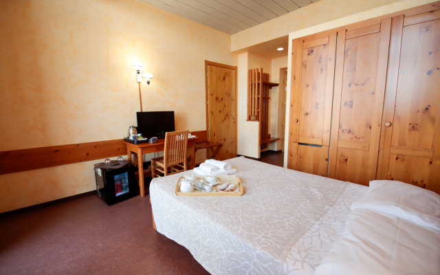 Pràcatinat Hotel & Restaurant