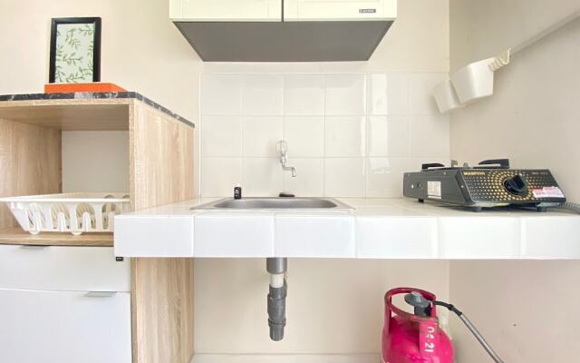 Modern Look 1Br Apartment At Parahyangan Residence Near Unpar