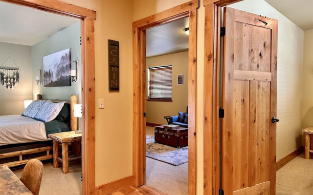 River Song Cabin 3 Bedroom Home