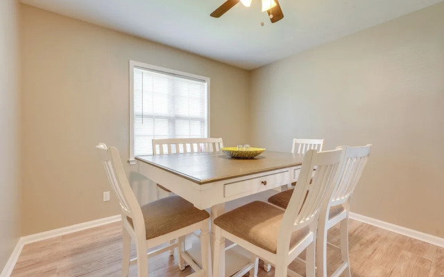 Memphis Vacation Rental - Walk to Graceland!