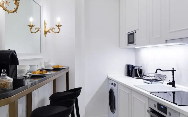 Chestnut & Eliza Suites - Superior Homes