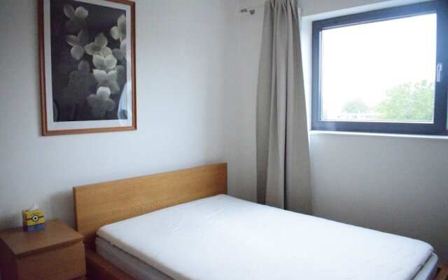 Modern 2 Bedroom Apartment in Limehouse