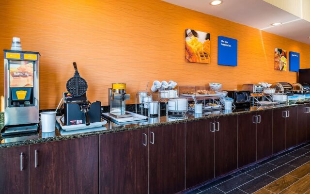 Comfort Inn & Suites