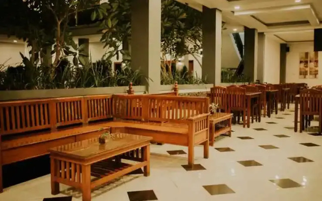 Crystal Inn Hotel Batu