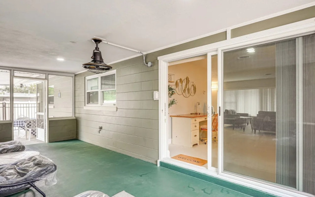 4 Mi to Legoland: Poolside Paradise!