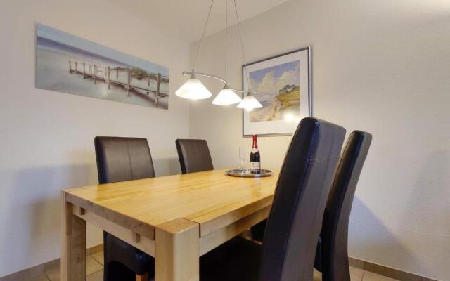 Strandnahe-Ferienwohnung-102-mit-Westbalkon-Haus-Hohe-Worth-Duhnen