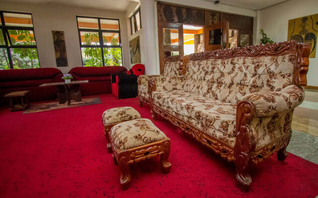 The Luke Hotel