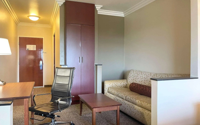 Comfort Suites Oceanside Camp Pendleton Area