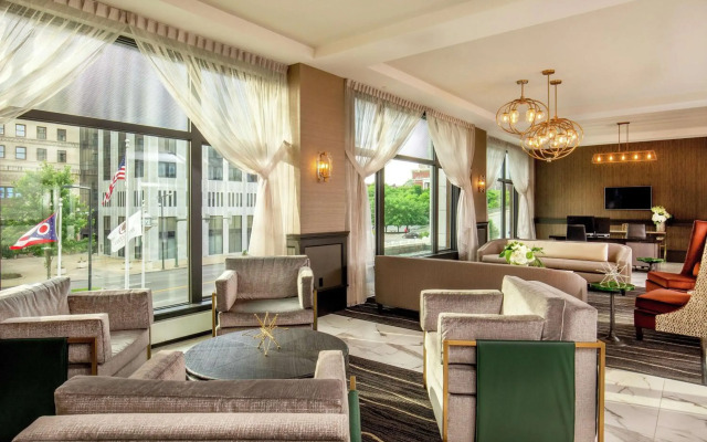 DoubleTree by Hilton Youngstown Downtown