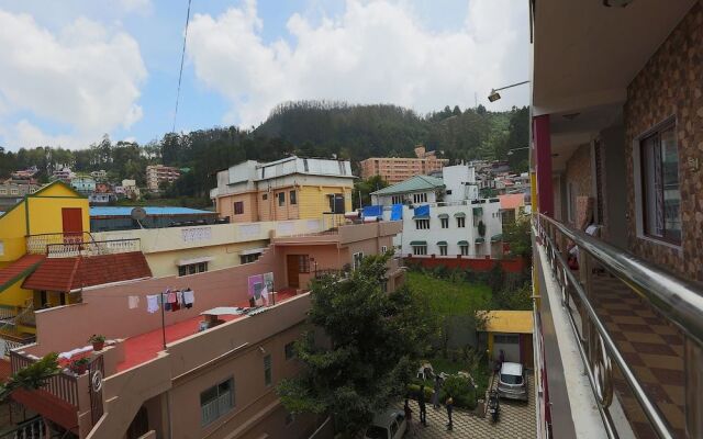 OYO 19919 Home Mountain View 2BHK Ooty Lake