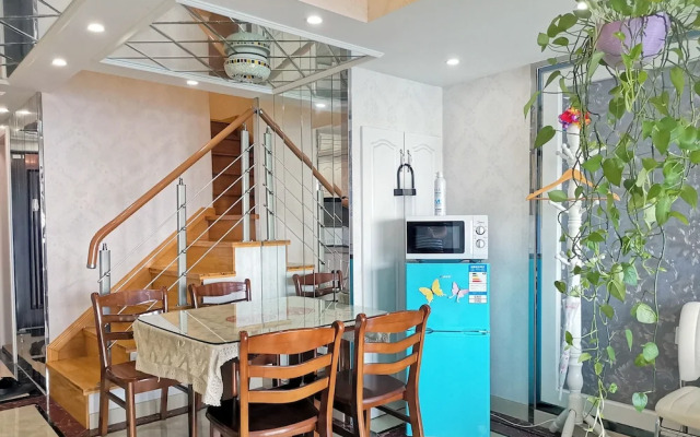 Railway Station Splendid Elegant Apartment
