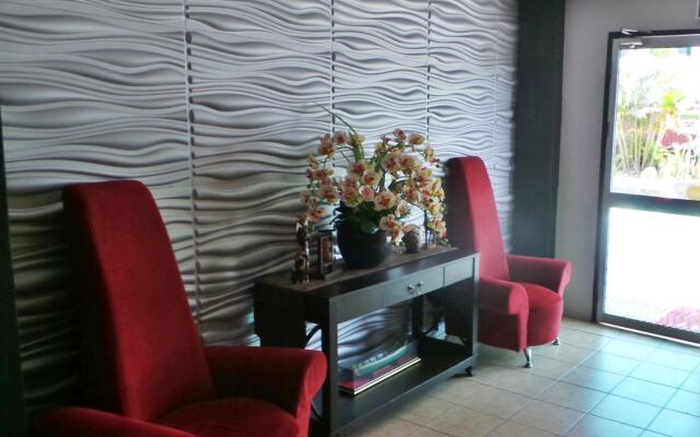 Apek Utama Hotel