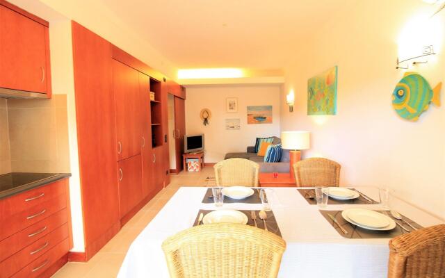 Vilamoura Cosy 3 With Pool by Homing