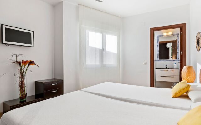 Modern Apartment in La Herradura with Sea Nearby