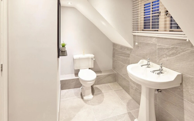 Host Stay Graham House