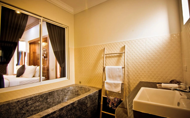Ravorn Villa Boutique