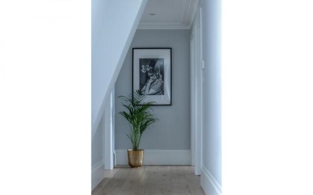 Royal Kensington Penthouse IX- 3 bed