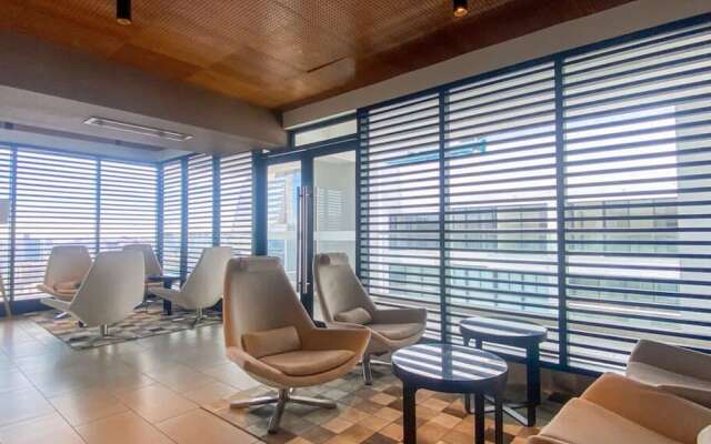 w Modern 1BR in Exclusive San Isidro