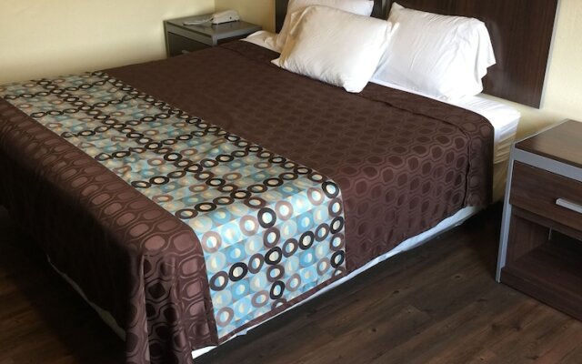 Scottish Inn & Suites - Hobby Airport