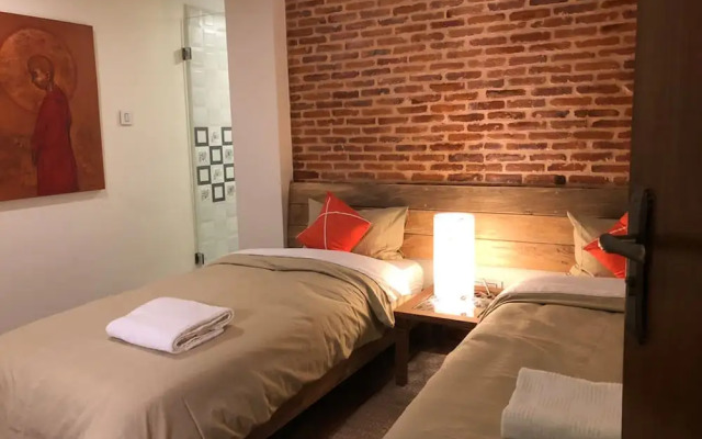 Tara Art House