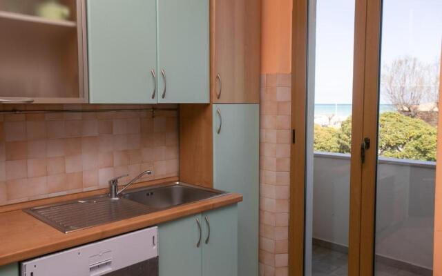 M24 - Marcelli, trilocale con terrazzo fronte mare
