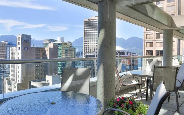 Delta Hotels by Marriott Vancouver Downtown Suites