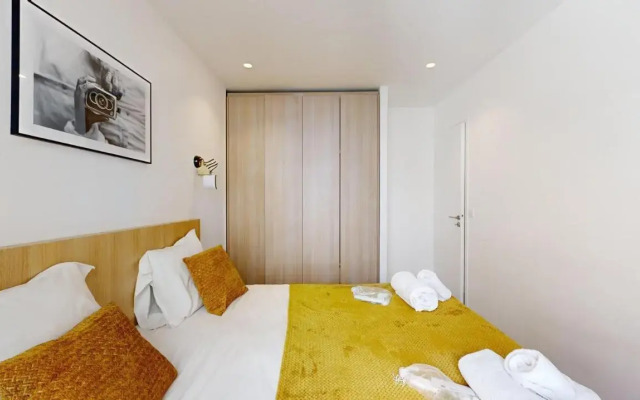 154 Suite Phil 1 BDR with Terrace Paris