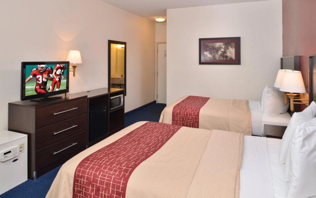 Red Roof Inn Clyde