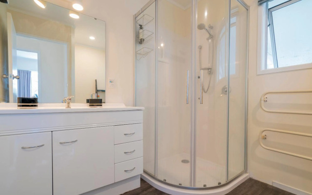 Park Drive - Whangamata Holiday Home