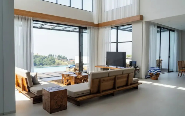 Beverly Hill Mountain View Villa 8BR