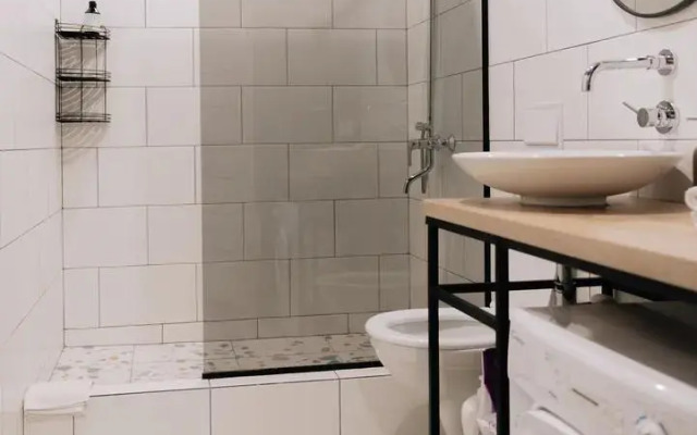 Апартаменты на улице Серафимовича