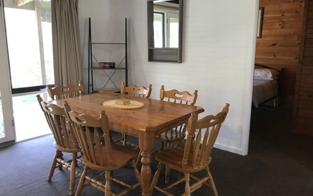 Hampton Cottage, Bright