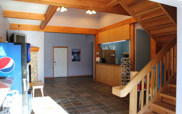 Golden Village Lodge