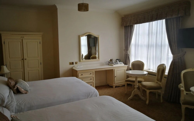 Feathers Hotel, Bar and Restaurant