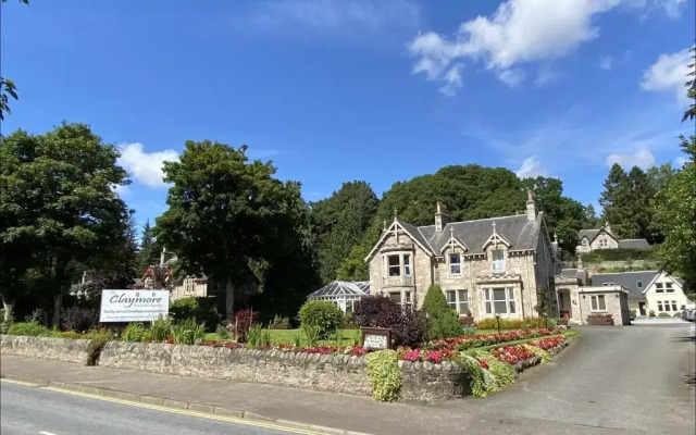 Claymore Guest House and Apartments