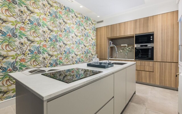 Home Club Alcala Apartments