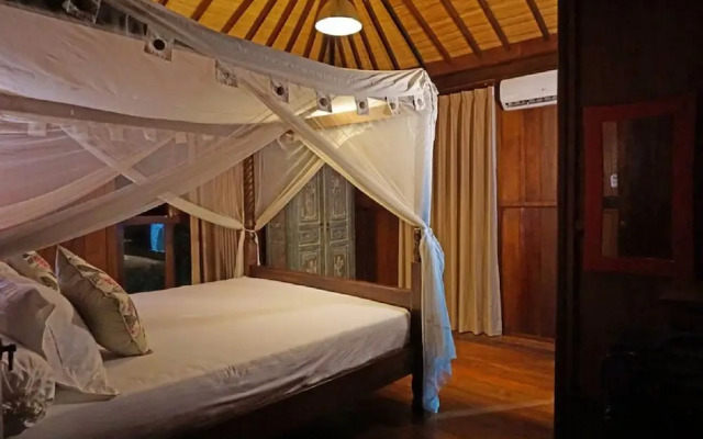 3 Bedroom Authentic Villa In Canggu