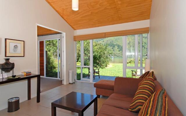 Furneaux Lodge