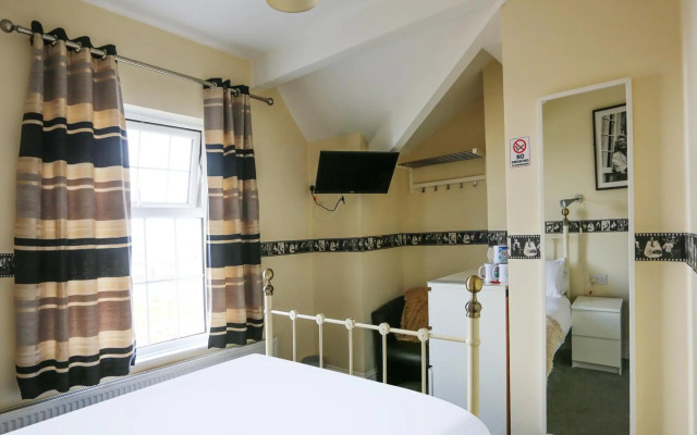 The Shores Hotel, Central Blackpool
