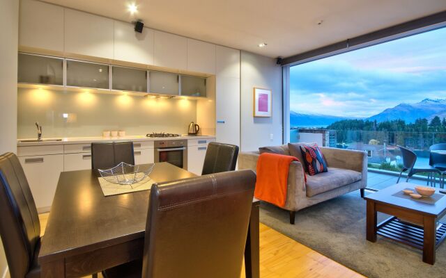 Private Apartment At Pounamu 203