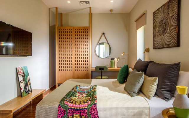 3 Bedroom Villa with a heated pool