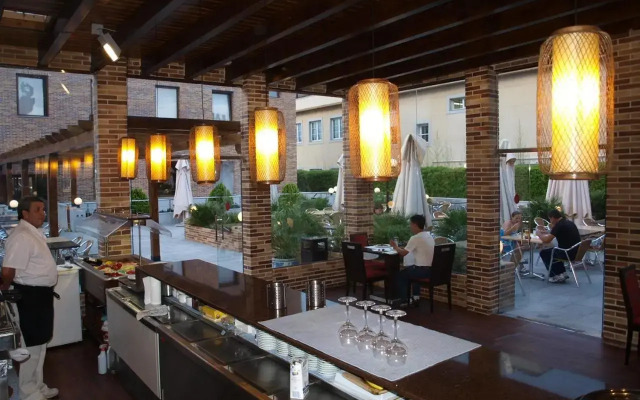 Hotel Dinastía
