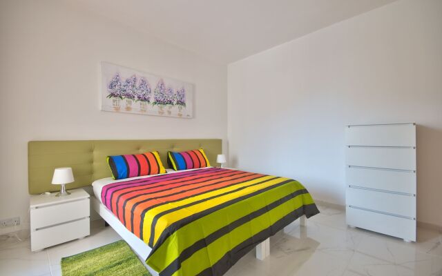 First Class Apartments Calleja by G&G