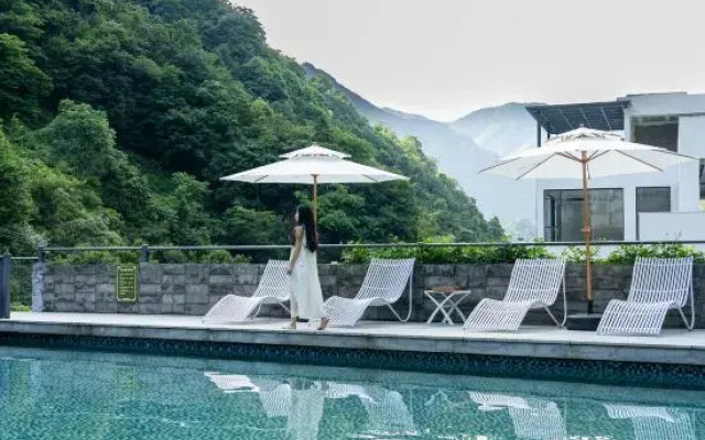 Anji Xiaoyaogu | Suye Huijing · Canyon Pool Vacation Boutique Stay