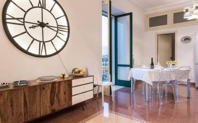 Duomo sea Side Deluxe Apartment