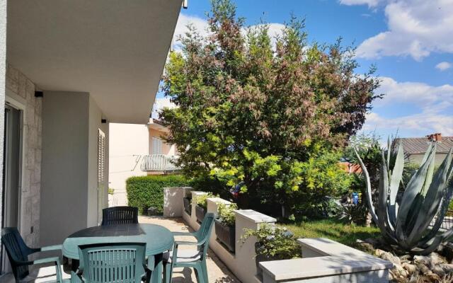 Shabby Chic Apartment ° 1 close to Krk centre