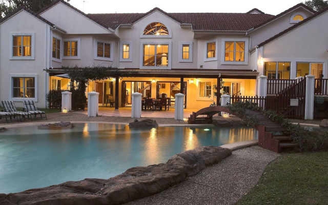 Kingfishers Manor @ Noosa