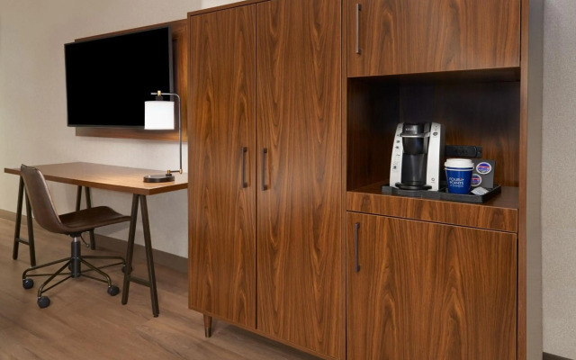 Four Points by Sheraton Point Edward Sarnia